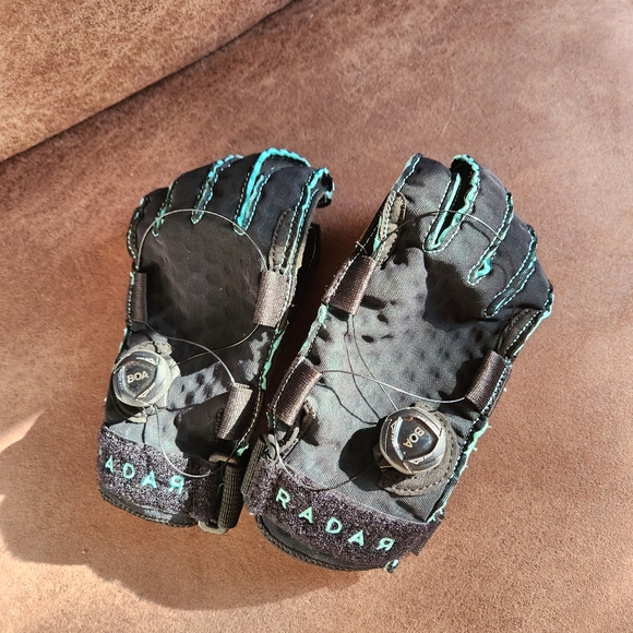 Radar Vapor K Inside Out Boa Women's Water Sport Gloves | Small - Picture 2 of 6